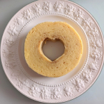 いつもくりーむパンでお世話になっている八天堂さんから新商品の可愛いバームクーヘンが届きましたよ❤️ハート型で可愛いだけではなく美味しすぎました♡ふんわりやさしいカスタード味で&hellip;のInstagram画像