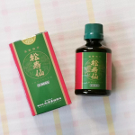 .株式会社和漢薬研究所さんの滋養強壮剤 「松寿仙（しょうじゅせん）」です。第３類医薬品です。.容量は170ｍｌで、ちっちゃいペットボトルのお茶みたいな感じ。.クマザサ葉、赤松葉&hellip;のInstagram画像