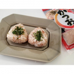 マルトモさんのかつお粉をお試ししました！3月にリニューアルした物と比較品を食べ比べ味も香りも濃いリニューアル品が好み比較品はさらさらしているけどお湯に溶かすと粉っぽさが気になりました&hellip;のInstagram画像