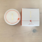 ...まず見た目‼︎はなまる！おめでたい感じの箱を開けると、写真で全然伝わらなくて残念だけど&hellip;容器がキラッキラでなんと金箔まで入ってて🥺女子力くすぐる😭❤️で、使用&hellip;のInstagram画像