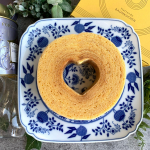 まるでシュークリームのようなクリームパンが有名な #八天堂 さんの #バームクーヘン を頂きました。ふふふ、わかります？ 真ん中が💛なんですよ！かわいいですよね。プレゼントでもらったら嬉しくなるやつ😆&hellip;のInstagram画像