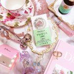 A beautiful outside starts from the healthy inside. So I won&rsquo;t neglect the inner care. 🐝🍯 Natural  i&hellip;のInstagram画像