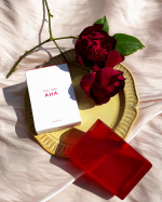 お試しさせていただきました💟プラスキレイのピールソープです！AHA 1.5%配合の真っ赤な透明ソープ！AHA（アルファヒドロキシ酸）はお肌の不要な角質を取り除きツルツルにしてくれる成分&hellip;のInstagram画像