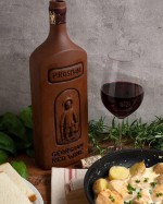 🍷🍷🍷🍷🍷・本日、ゲリラ豪雨＆雷雨に足止めされました‥。ええ、フライパンを買いにいった帰りに&hellip;。新しいフライパンで作ったのはジョージア料理のシュクメルリ。合わせるの&hellip;のInstagram画像