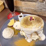 .⁡⁡Cafe du Paris⁡⁡ほうじ茶パンケーキ⁡⁡⁡メロンメロン🍈も楽しみだったけど、私の大本命はこちらでした😆&hearts;⁡⁡ほうじ茶クリームがくどくなくて、いくらでも食べられ&hellip;のInstagram画像