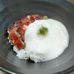 今日は麦とろの日ですよー、これは麦とろうな丼！これでジメジメを吹き飛ばして夏バテに備えるぞー！はくばくのもち麦、炊くの簡単で美味しいから麦とろ以外でも時々食べたくなるかも〜詳しい感想はブログで&darr;&hellip;のInstagram画像