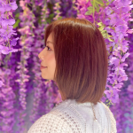 ブリーチをすると鮮やかなヘアカラーを楽しむことができる一方でどうしても髪の毛が傷みパサパサになるのが悲しいところ😢ブリーチはやめたくないけどやっぱりサラツヤ髪に憧れる‼️サラツヤ髪を作&hellip;のInstagram画像