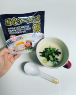 ＊今日のめっちゃ簡単お手軽#おうちごはん 🍴..@tableland_official さんの、【レンジ対応豚骨ラーメン風粥】💕.袋のまま600wで1分半温めるだけ😳め&hellip;のInstagram画像
