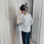 ..妹に着てもらいました𓇼夜勤明けですっぴんなので顔出しNGだそう🙅&zwj;♀️笑..ニッセンの【UV・遮熱】洗える半袖ボートネックドルマンニット！！..ニッセンの夏トッ&hellip;のInstagram画像