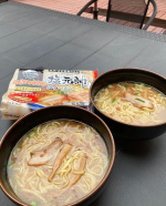 今日はテラスでお水がいらない塩元師　塩ラーメン🍜具もスープも入って凍ってるからお鍋で温めるだけ💖しかもめちゃ美味しい夏にふさわしく柚子の香りバーベキューにも便利だね#PR #&hellip;のInstagram画像