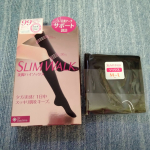 肺塞栓症で緊急入院したこともあり、足指と足の甲のむくみがひどく、毎日デスクワークで座りっぱなしだと夜には歩くのもつらい・・。医師に「長時間、座らない」ことと「着圧ソックス」を勧められ、気になっていた&hellip;のInstagram画像