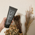 omochichichichi♡*DETクリア ブライト＆ピール 美容液クレンジングジェル ＜炭クレイ＞をお試しさせていただきました！皮脂吸着成分の炭とクレイで毛穴の汚れなどを絡め取ってく&hellip;のInstagram画像