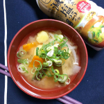 ..新製法！とろける液状味噌【だし香る鮮度みそ 減塩あわせ 410ｇ】お試しさせていただきました♪  美味しさキープの鮮度ボトル使用のだし入り液状みそ。鮮度みそあわせと比較して減塩2&hellip;のInstagram画像