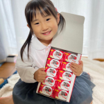 ずっと気になっていたオリジナルのスマイルビスコ💕今回ご縁があり、父の日に作ってみました☺️作り方はとても簡単！！ 好きな写真を選んで、文字を入れたり、スタンプもつけられるので&hellip;のInstagram画像