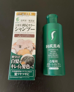 白髪用❤️利尻カラーシャンプー⁡気になる白髪をキレイで自然な髪色😆おしゃれなオトナ女性に人気のカラー4色をラインナップ✨使うたび髪になじみ、&ldquo;ツヤ感&rdquo;ある美しい髪へ導きます✨⁡私はダークブ&hellip;のInstagram画像