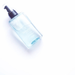 ＊＊＊＊＊＊＊＊＊＊＊＊＊＊＊＊「ハーバルリーフ オーガニックヘアオイル クリアサボンの香り」優しくさわやかな香りが気に入って、梅雨時期は使うことでまとまりやすかったけど、毎日の暑&hellip;のInstagram画像