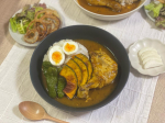 ◯スパイシーチキンカレー◯オニオンリング◯大根のぬか漬け最近ハマってる大好きな業務スーパーのスパイシーチキンカレー🍛今日はカボチャとピーマンの素揚げで𓂃そして今回！&hellip;のInstagram画像