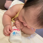 有名なアトピタ🥰あったかくなって冬より保湿ちょっと適当になりがちやけどしっかり保湿続けんとな！！😇伸びもよくてベタつきすぎずいい感じでしたよぉお！ちなみにみんな保湿剤何&hellip;のInstagram画像