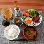 .今日7/10は納豆の日 ということで、納豆ごはんの朝食🍚納豆はカラダにもいいし、１日の始まりである朝食はしっかりとらないとね❗正田醤油様からいただいた納豆をもっと美味しくするという お&hellip;のInstagram画像