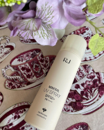 ミネラルUVスプレー暑すぎてクリームタイプがすぐ取れちゃうので首の後ろとか運転中もお役立ちなスプレータイプ山田養蜂場の展開するスキンケアブランドのUVスプレー６月１３日に発&hellip;のInstagram画像