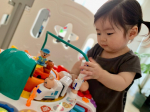 10ヶ月のつかまり立ちを始めた娘にちょうど良い高さ！周りをクルクルつかまりながら歩くように🤩360度遊べるから楽しそう💕&hellip;脚は簡単に取り外しが出来るから座りながらも遊べる🎶&hellip;アナウンス&hellip;のInstagram画像
