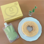 ＊八天堂　バームクーヘン...ハート型にくりぬかれたフォルムがとてもかわいいですよね❣️ふんわりと優しいカスタード味で子どもから大人まで食べやすくみんなで楽しめる味&hellip;のInstagram画像