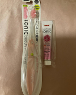 ハミガキジェルがとても使い心地が良かったです。口に残るような感じがなく、歯が綺麗になったように思います。#アイオニックビューティー #ハミガキジェル #ヒアルロン酸 #ハブラシ #歯周病 &hellip;のInstagram画像