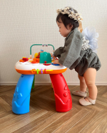 ･⠀⠀new toys♡⠀⠀⠀11種類もの遊びが付いたライト＆サウンドテーブル⠀⠀⠀今のところお気に入りは⠀トレインでミニオンを転がすこと&larr;⠀⠀めっちゃ&hellip;のInstagram画像