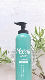 暑い日にも爽快⚡️シュワシュワ炭酸シャンプーなんだけど、、、髪色を明るくしてからは🙋退色しそうで使ってなかったのね。ところがこちらはそんなカラーの色落ちに悩んでいる方に&hellip;のInstagram画像