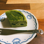 抹茶豆腐ケーキ玉露園の濃いグリーンティーを使って、低糖質の抹茶ケーキを作りました。材料ケンちゃん豆腐　1丁卵（Mサイズ）　1個おからパウダー　大さじ1半濃いグリーンティー　大さじ1半&hellip;のInstagram画像