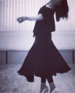 もっともっと身体を鍛えたいけど前のように2つのジム掛け持ち、とかままならない今独りひたすら身体を動かすしかない日々。マシンとか置けないし、何かいい方法は、と模索&hellip;のInstagram画像