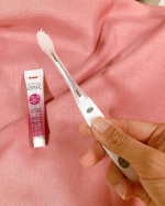 〈イオン歯ブラシ　聞いたことありますか?〉新感覚の歯ブラシ　イオン歯ブラシ難しいことはわからないけど　マイナスイオンで　歯垢が落ちやすくなるんだそうそんなものがあるなら試したいなぁ&hellip;のInstagram画像