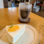 @herbee_antz さんにて美味しいアイスコーヒー&チーズケーキ💞いつ行っても温かく迎えてくれる皆さん、ありがとうございます😊ものすごく久しぶりに会ったのに覚えていてくれたこまちゃんさん&hellip;のInstagram画像