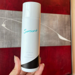 ・・『日焼け止めUVスプレーU・ブロック🌞』外出時手放せない😌❣️塗り直しのことを考えるとスプレーが塗りやすくてありがちな白くはならず　さっぱりしてるからつけ心地良きです✨&hellip;のInstagram画像