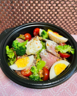 #野菜をMOTTO #野菜をもっと #ベジMOTTOスープ #モンマルシェ #カレー #monipla #monmarche_fan還暦を目前に色々リセットしています。このローストビーフのサラ&hellip;のInstagram画像