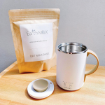 🤍⁡オーツ麦の粉から作るミルク🍼🌾⁡アースミルク手作りオーツミルクキット専用マグカップオーツミルクベース⁡⁡最近よく目にするな〜と気になっていた第3のミルク&hellip;のInstagram画像