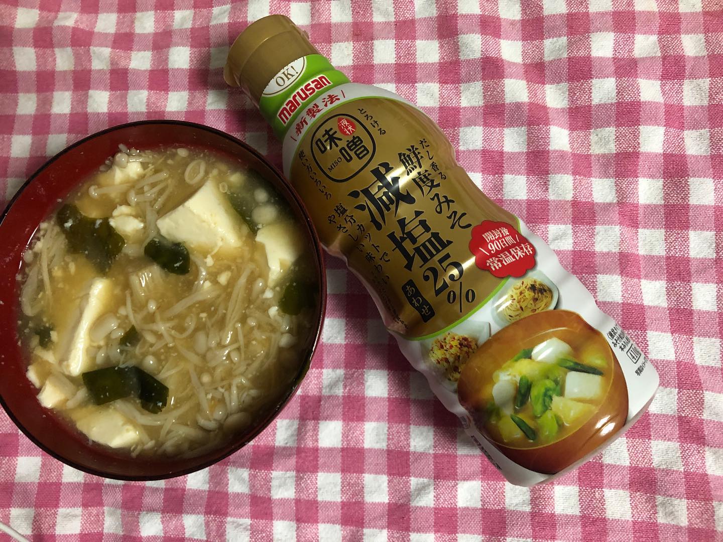 口コミ投稿：【だし香る鮮度みそ 減塩あわせ 410g】液体の味噌なので、ダマにならずによく溶けま…