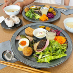 ...𓂃 𓌉◯𓇋  𓈒 𓏸..最後の決定をしに京都まで日帰りラン活へ行った時の🚗🤍.ランドセル展示場会場のすぐ横にオシャレな美術館があってその中にあったカフ&hellip;のInstagram画像