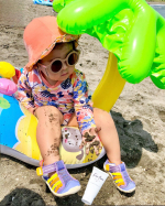 先日の海でも大活躍したのがforfamのフォーファム アウトドアUVミルク⁡乳液タイプで塗りやすいから娘が嫌がる前に塗れちゃうさらっとした使用感で白浮きもしないの！⁡⁡しか&hellip;のInstagram画像
