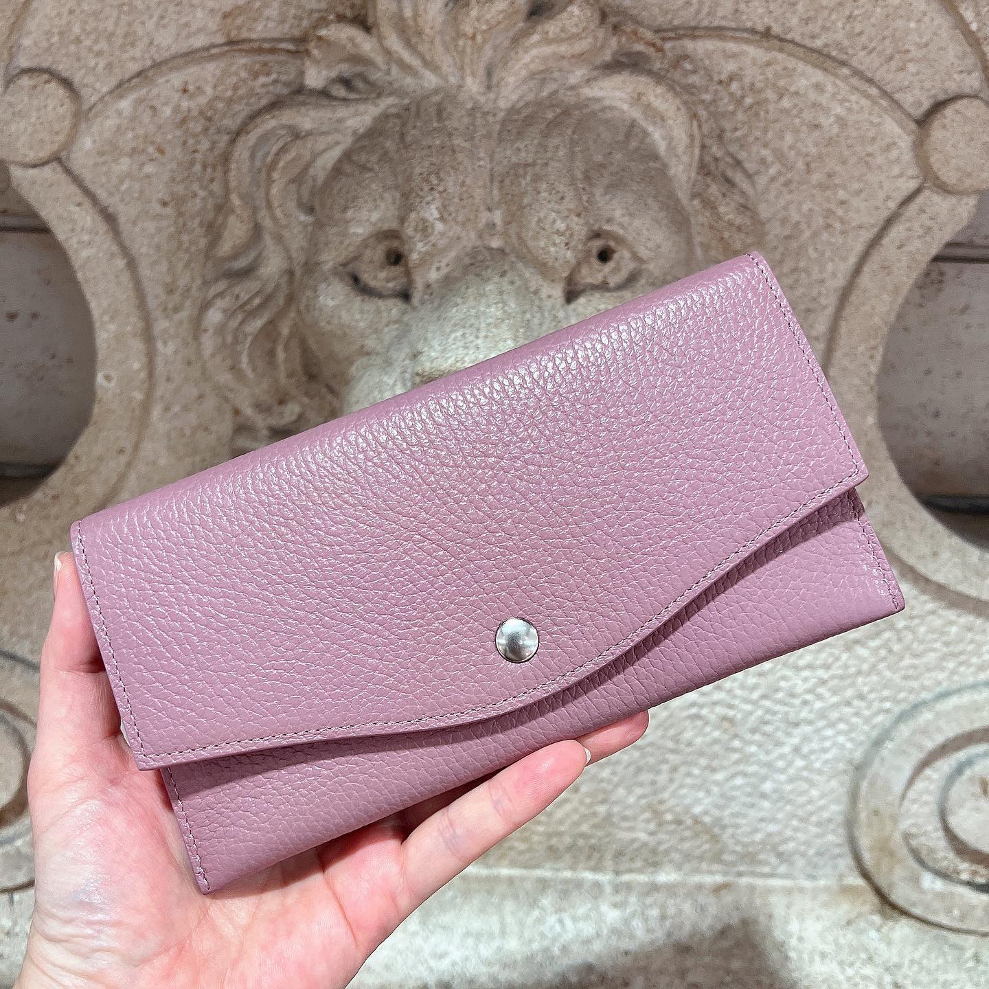 口コミ投稿：大人可愛い〜🥰⁡一目惚れで気に入った⁡イタリア製本革　スリムウォレット【GIUDI/ジウ…