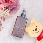 「ハーバルリーフ オーガニックヘアオイル」ご紹介！このヘアオイルは、ビタミンC誘導体によるキューティクル補修に着目したワンランク上のヘアオイルなんです♫ 傷んだ髪を集中補修、キューティクルの乱れ&hellip;のInstagram画像