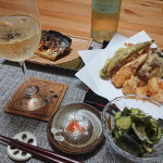 .豚しゃぶの翌日は #お魚メインの食卓#和食 にもぴったりという #ポルトガル産白ワイン 🍷ガロドーロ ヴィーニョ・ヴェルデ ブランコやっぱり #焼魚 や #天ぷら #酢の物 &hellip;のInstagram画像