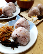 .ご縁あって株式会社玄米酵素のそのまま100%で炊ける「北海道玄米雑穀」をいただいてみました。白米に混ぜて炊く雑穀米は今まで何度か試したことがありますが、こちらはやわらか製法で雑穀10&hellip;のInstagram画像