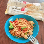 江崎グリコ『SUNAOパスタ』.糖質制限してる方なら知ってるはず！SUNAOシリーズのパスタを食べてみました♪1食（80g、1束）あたり糖質量21.1ｇ"食感"と"食べごたえ"に自信あり&hellip;のInstagram画像