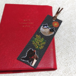 ＼手作りシールで愛猫しおり🔖をつくってみました／..前回の投稿の続き&hellip;@minnano_seal 様よりプレゼントしていただいた『みんなのシール』可愛いシールをつくってもらい、&hellip;のInstagram画像