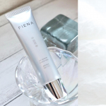 肌にやさしい🍀毛穴ケア・透明感ケアもできる日やけ止め美容液『フィエナ UVセラムクリアヴェール』⁡国内最高のUVカット数値SPF50+ PA++++ でありながら肌にやさしく石けんオフ&hellip;のInstagram画像