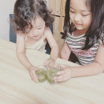 青汁初体験！！・『野菜と乳酸菌のチカラたっぷり！こどもフルーツ青汁』にトライ❤︎・青汁飲んでみるー？と言ってもえー、苦いんでしょう〜？？と嫌がる子供たち。今回、「こど&hellip;のInstagram画像