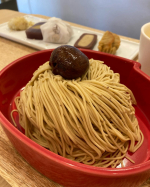 2022/8/31 栗一筋、味くらべin恵那川上屋　咲久舎念願の栗一筋🌰和栗のペーストは甘さ控えめでしっかり栗を感じれて、中の大きなメレンゲはサクサクだし、クリームも甘すぎず、栗の部分と一&hellip;のInstagram画像