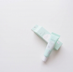 ..G9 UYU ESSENCE UV CREAM.✔UYU（乳タンパクエキス）をベースに  開発されたUVトーンアップ＆ カラーコントロール化粧下地✔SPF35 PA++&hellip;のInstagram画像