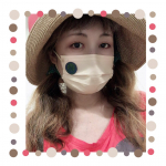 アロマdeマスクの香りって癒されるから大好き💖アロマdeマスクは、マスクの外側に1枚貼るだけで本格的なアロマの香りを楽しむことができるの✨いくつか香りがありますが、今回使ってみたのは、&hellip;のInstagram画像